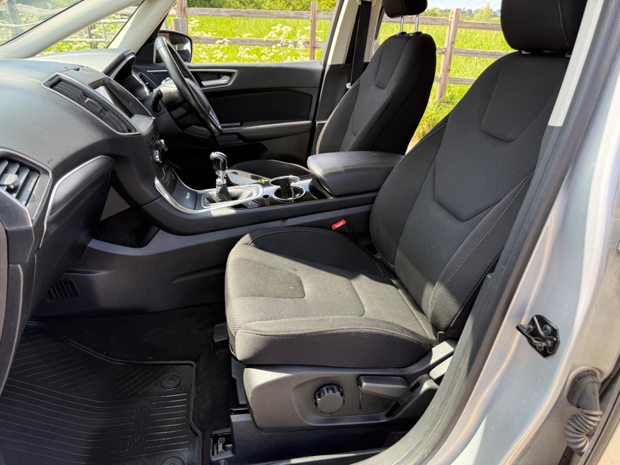 Ford S-Max 2.0 TDCi Titanium Euro 6 (s/s) 5dr — photo 100 of 102